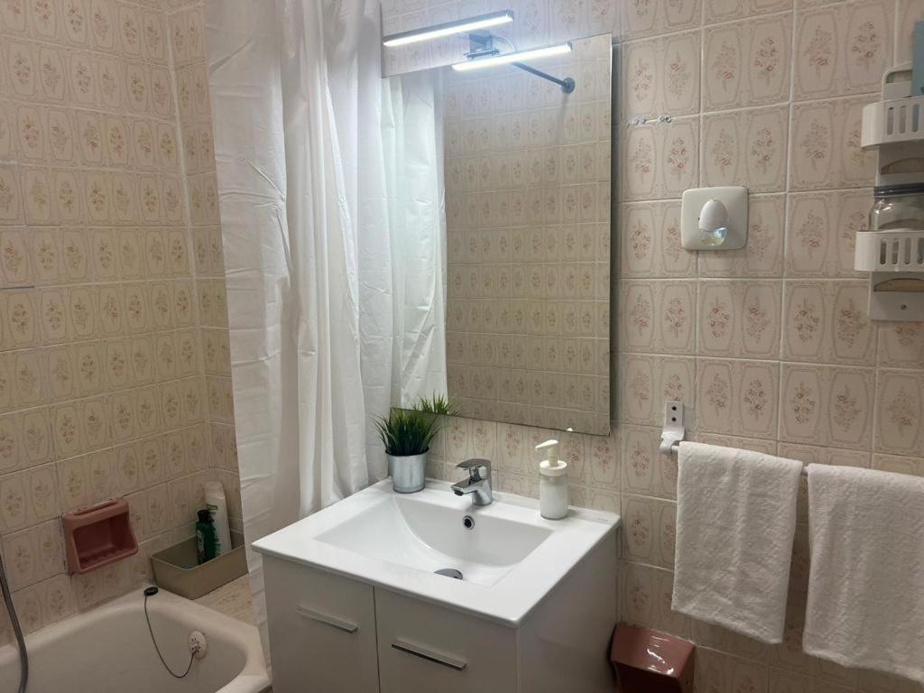 Appartamento Apartamento 4 Personas En El Centro De Valencia, Plaza El Pilar Valenza